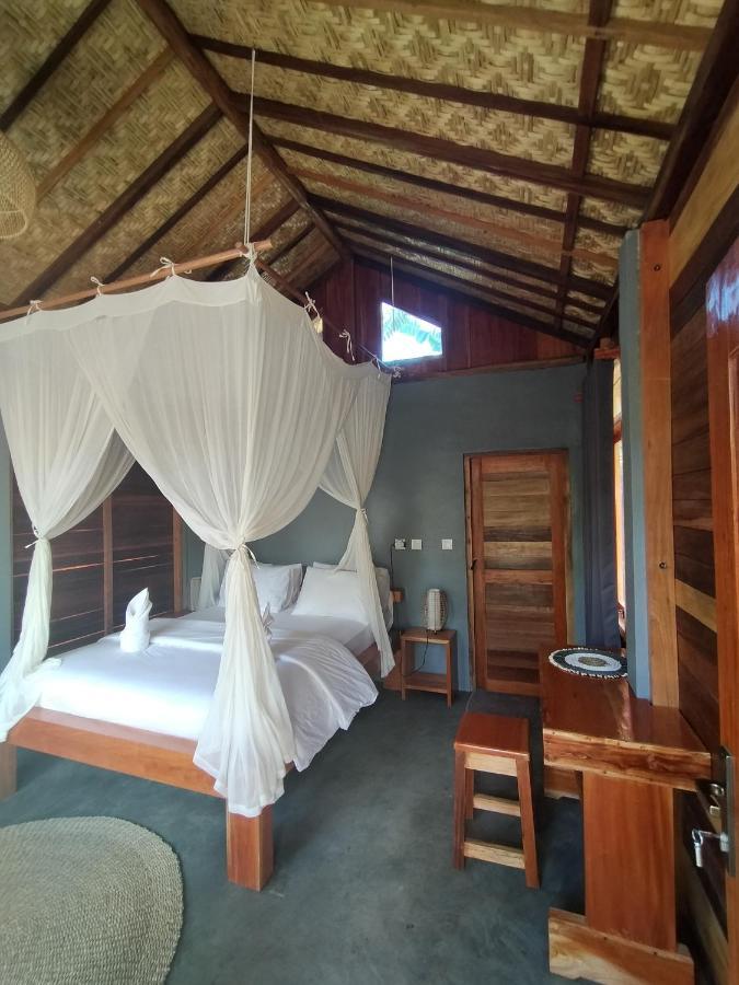 The Geckos Homestay Келимуту Экстерьер фото