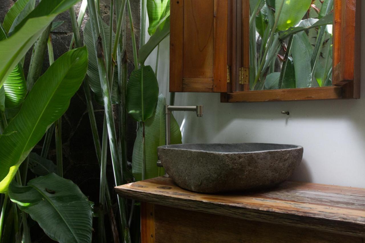 The Geckos Homestay Келимуту Экстерьер фото