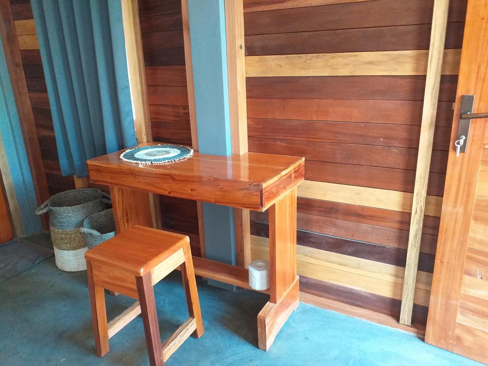 The Geckos Homestay Келимуту Номер фото