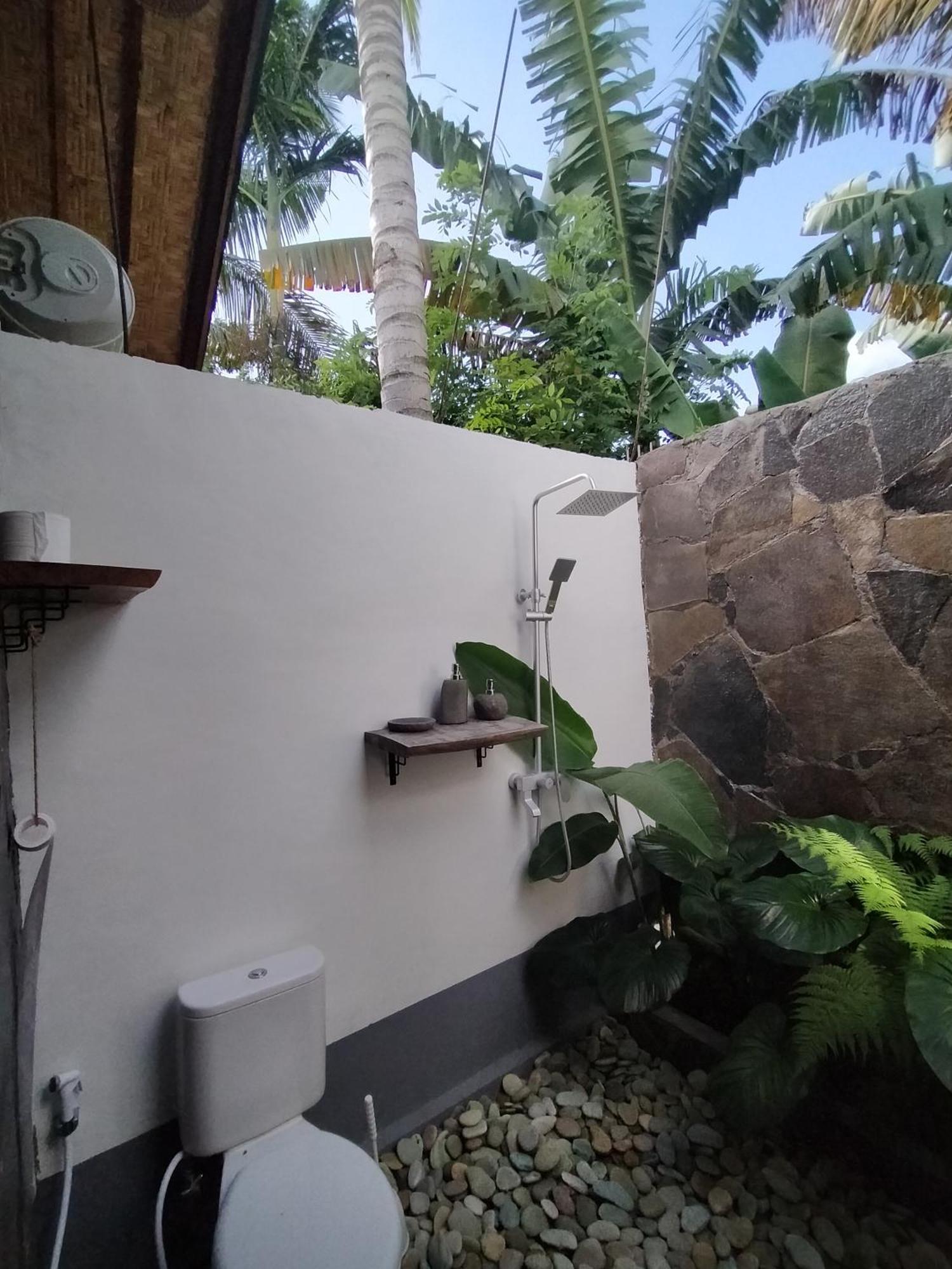 The Geckos Homestay Келимуту Номер фото
